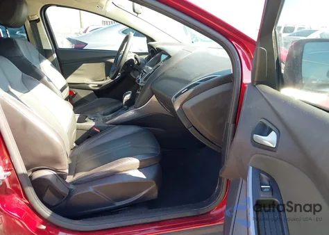 2014 Ford Focus Titanium from USA, damaged, VIN 1FADP3N27EL398568